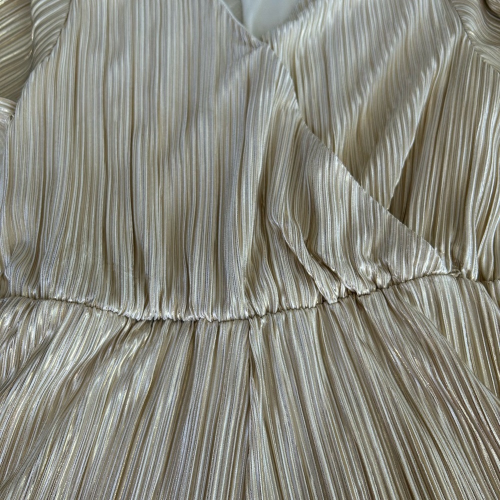 Rewind Elegant Gold Pleated Romper - Picture 6 of 12